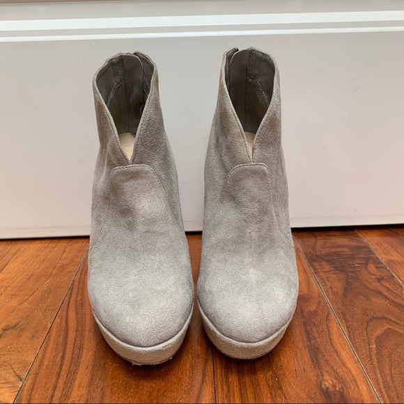 Alexandre Birman Gray Suede Platform Heeled Booties size 6 - Picture 5 of 12